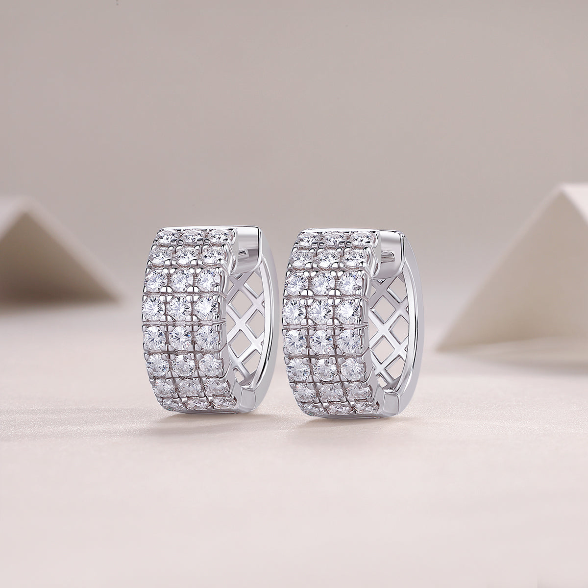 Top-quality Moissanite Luxury And Fashionable Light Luxury Jewelry Silver Stud Earrings S925 Silver Plated Platinum