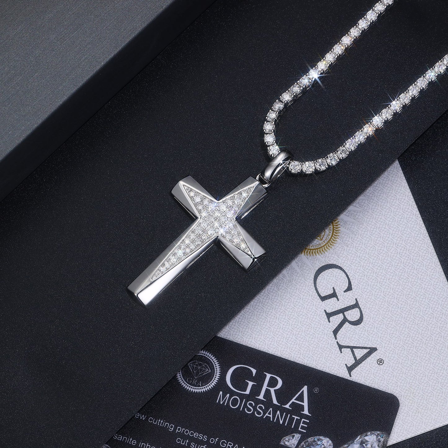 Set With Top-quality Moissanite, This Luxurious And Fashionable Light Luxury Trend Jewelry Necklace Pendant Is Made Of S925 Silver Electroplated With Platinum