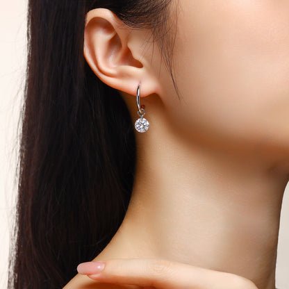 Top-quality Moissanite Luxury And Fashionable Light Luxury Jewelry Silver Stud Earrings S925 Silver Plated Platinum