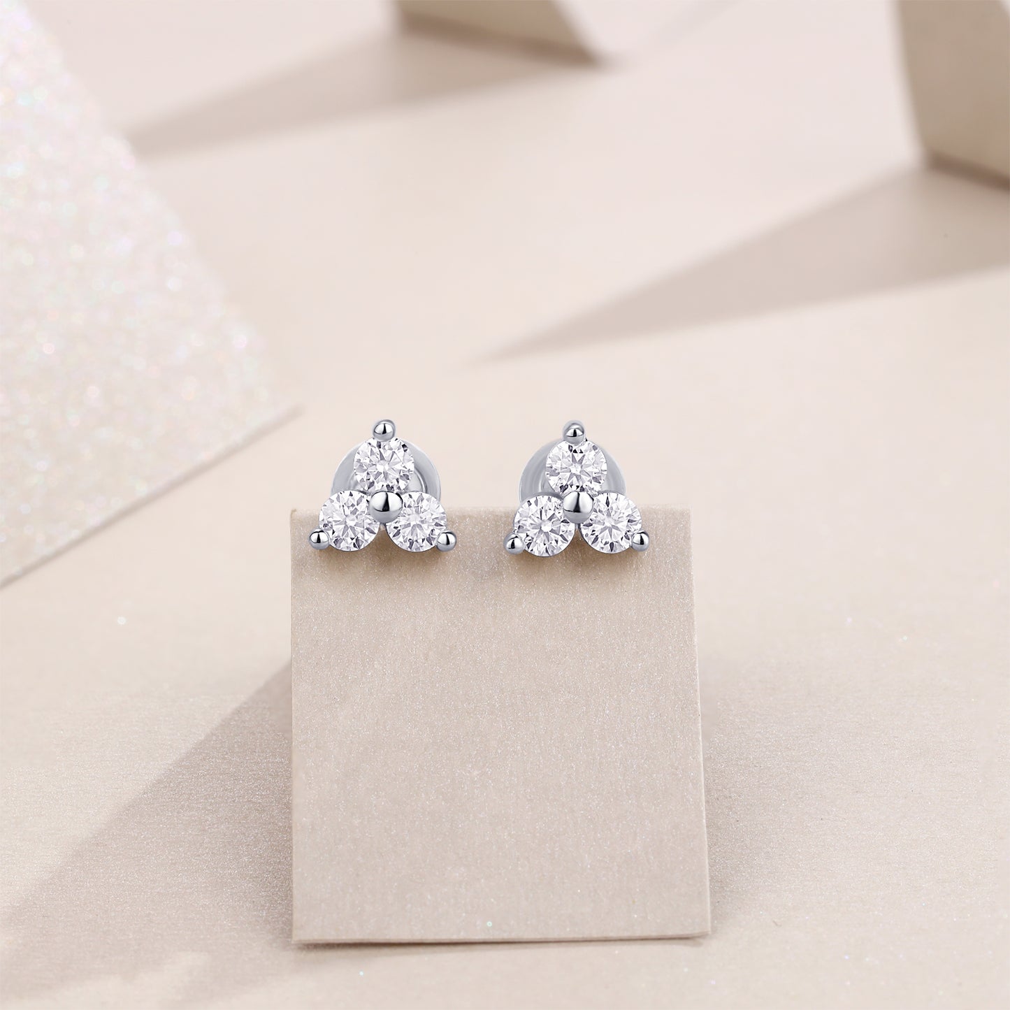 Top-quality Moissanite Luxury And Fashionable Light Luxury Jewelry Silver Stud Earrings S925 Silver Plated Platinum