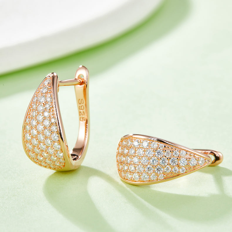 Top-quality Moissanite Luxury And Fashionable Light Luxury Jewelry Silver Stud Earrings S925 Silver Plated Platinum