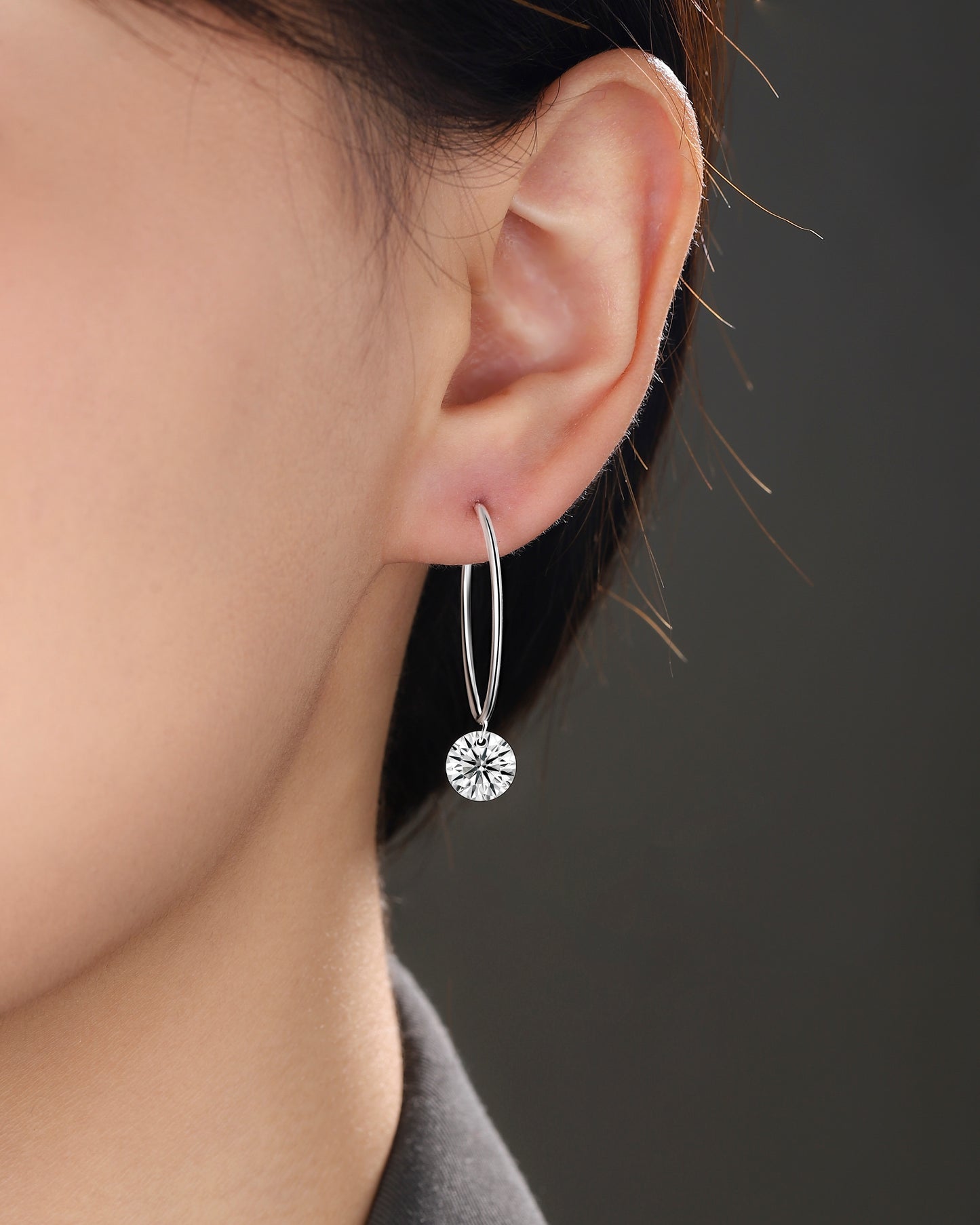Top-quality Moissanite Luxury And Fashionable Light Luxury Jewelry Silver Stud Earrings S925 Silver Plated Platinum