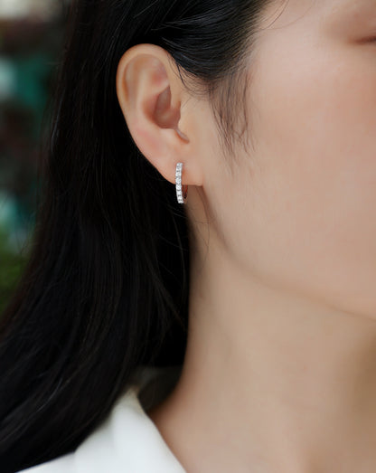 Top-quality Moissanite Luxury And Fashionable Light Luxury Jewelry Silver Stud Earrings S925 Silver Plated Platinum