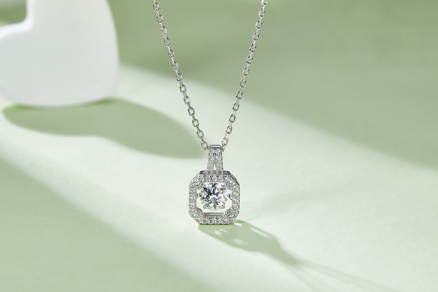 Set With Top-quality Moissanite, This Luxurious And Fashionable Light Luxury Trend Jewelry Necklace Pendant Is Made Of S925 Silver Electroplated With Platinum