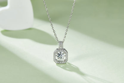Set With Top-quality Moissanite, This Luxurious And Fashionable Light Luxury Trend Jewelry Necklace Pendant Is Made Of S925 Silver Electroplated With Platinum
