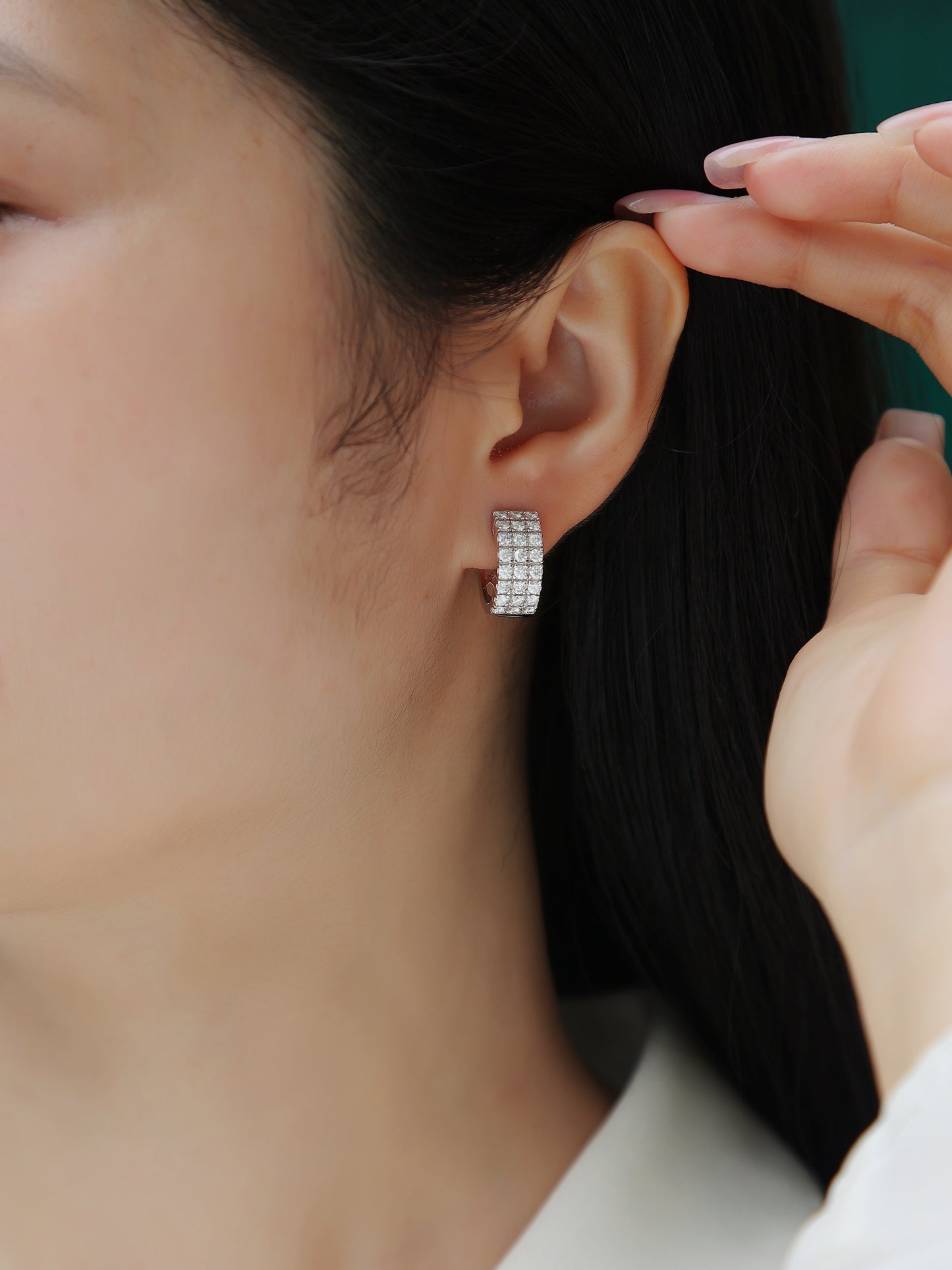 Top-quality Moissanite Luxury And Fashionable Light Luxury Jewelry Silver Stud Earrings S925 Silver Plated Platinum